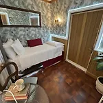 ホームステイ Just For Single Exclusive Lionsclass ヴェネツィア