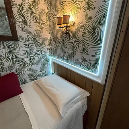 Just For Single Exclusive Lionsclass 民宿 威尼斯